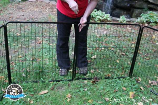 Assembling the Topeakmart Puppy Playpen